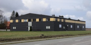 Bygninger placeret Hou ved Odder med billigste og bedste kontor udlejning i Odder området.